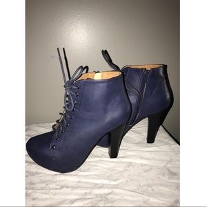 Navy women’s platform ankle bootie!